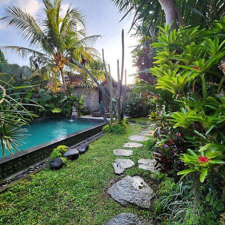 Buda Amitaba Ubud Esterno foto