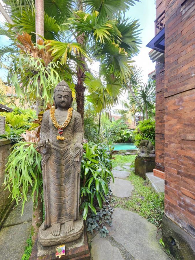 Buda Amitaba Ubud Esterno foto